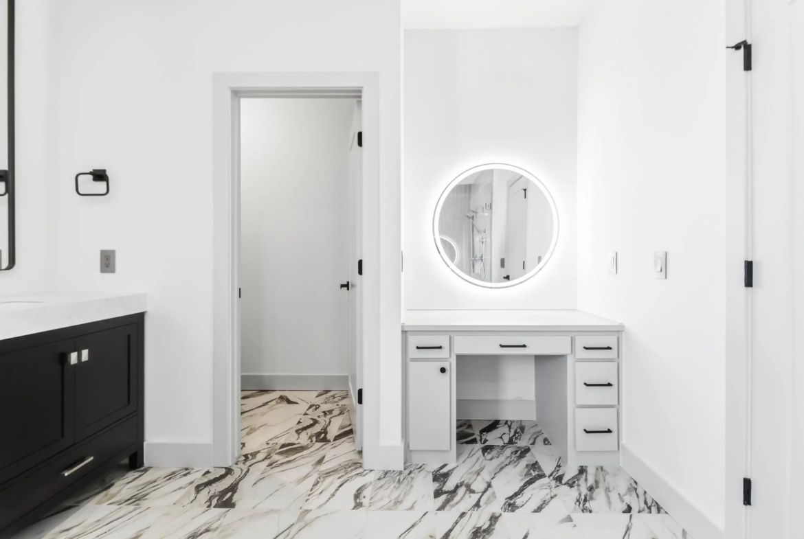 Moonridge II - 11 Dressing area