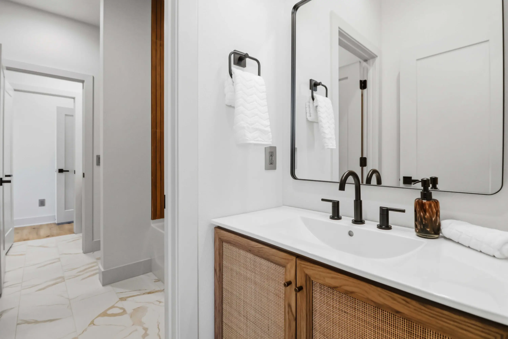 Peachstone interior 9
